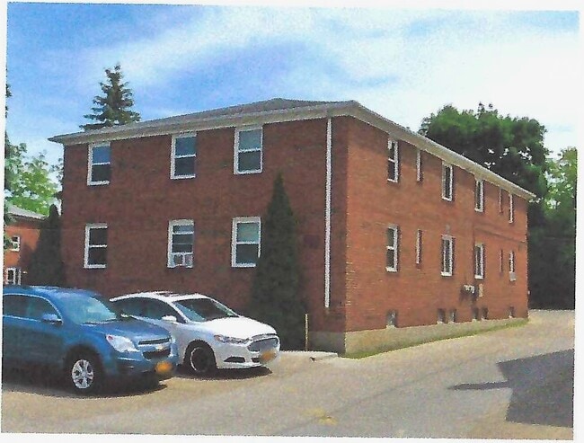 Building Photo - 194 Linden Ave