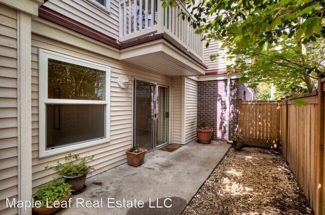 Foto del edificio - 1 br, 1 bath House - 411 N 90th St  Apt 103