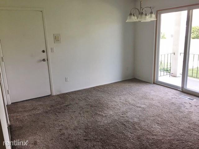 Building Photo - 14181 Ivanhoe Dr