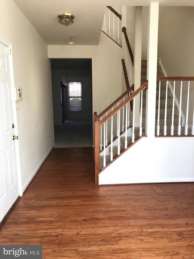 Building Photo - 12958 Park Crescent Cir