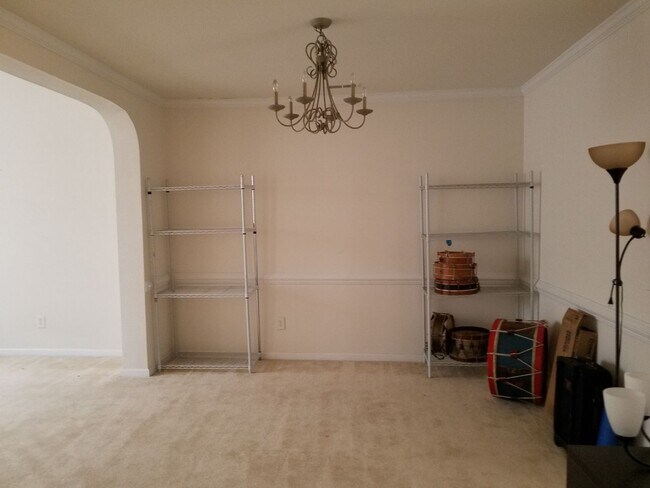Building Photo - 4409 Silver Fox Ln