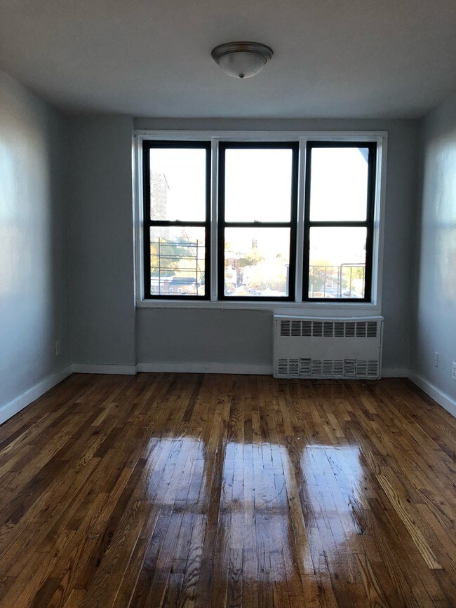 Foto del edificio - 1261 Schenectady Ave