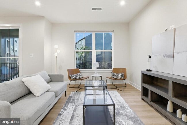 Foto del edificio - 4366 Black Tulip Wy