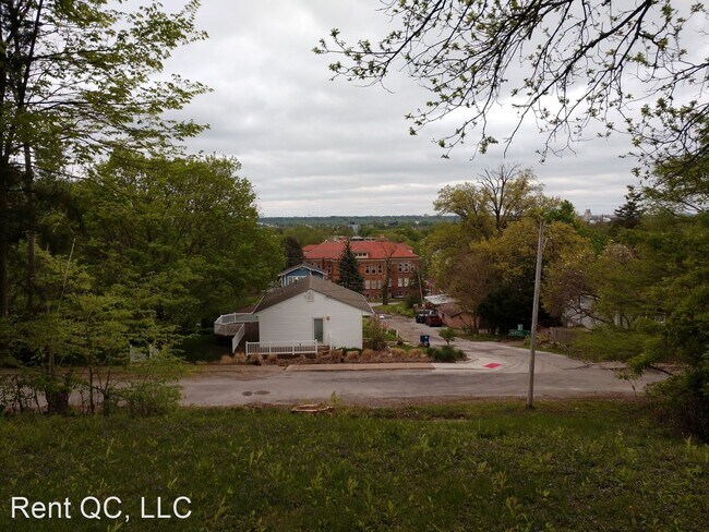 Foto del edificio - 3 br, 1 bath House - 2130 Glaspell Street
