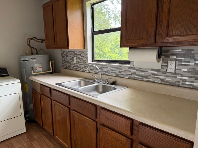 Building Photo - 135 McLin Ln