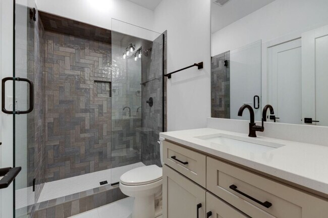 Foto del edificio - 2106 24th Ave N