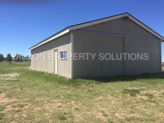 Building Photo - 17820 Pinon Park Rd
