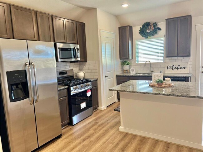 Building Photo - 7534 Coral Ter Dr