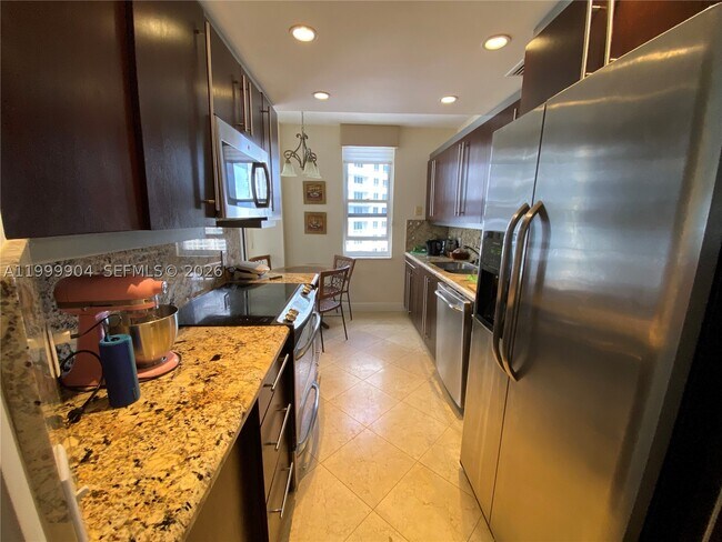 Building Photo - 701 Brickell Key Blvd