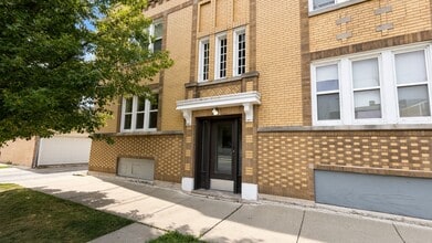 Building Photo - 3018 N Karlov Ave