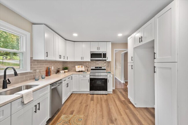 Building Photo - 117 Marble Dr
