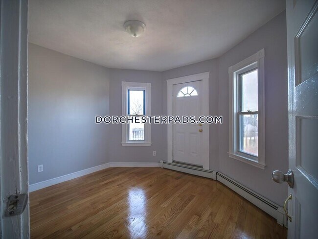 Building Photo - 46 Glendale St