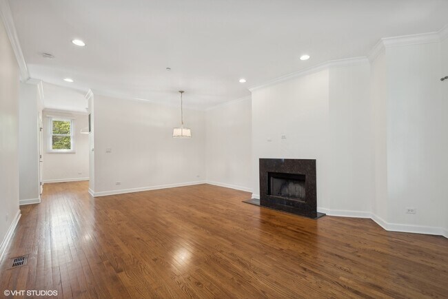 Foto del edificio - 3252 Thayer St