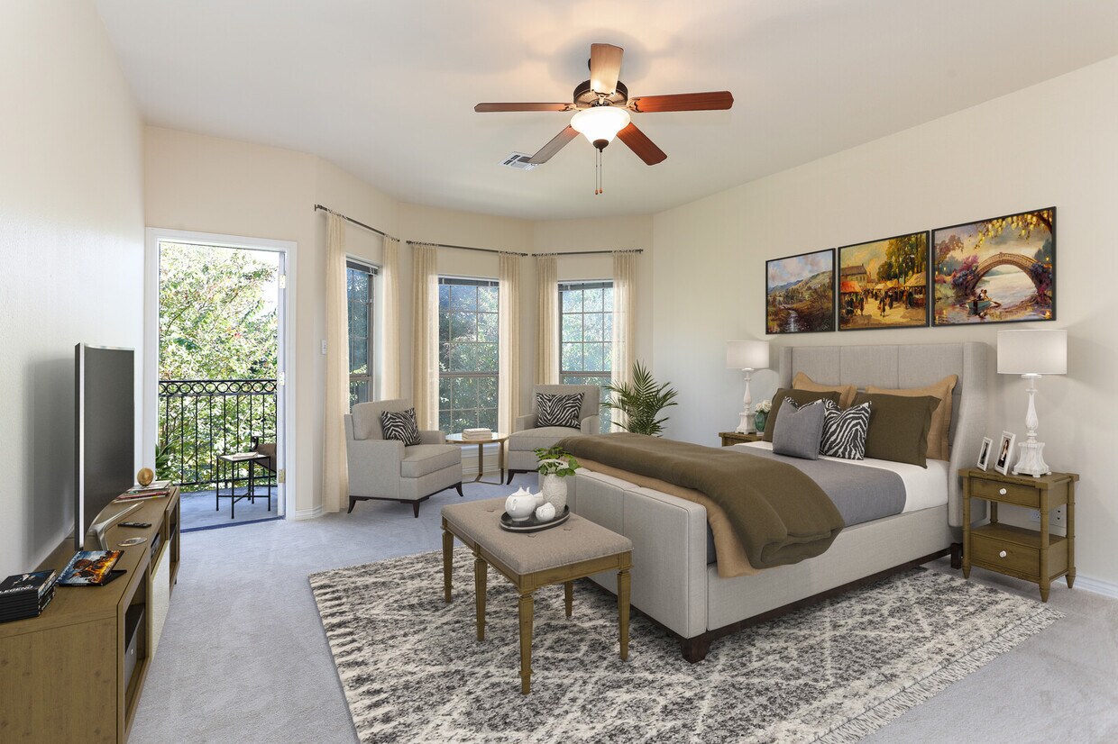 Lg Spacious Master w/outdoor patio - 428 Herff St