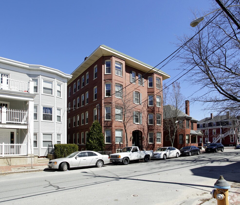 Building Photo - 69 Sherman St
