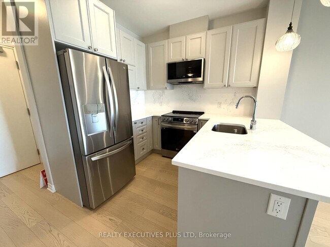 Building Photo - 470 Gordon Krantz Ave