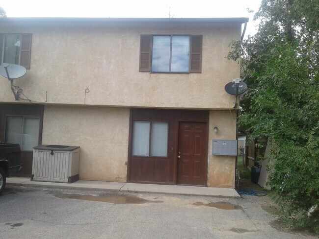 Foto del edificio - 2 bedroom, 1.5 bathroom condo near SUU