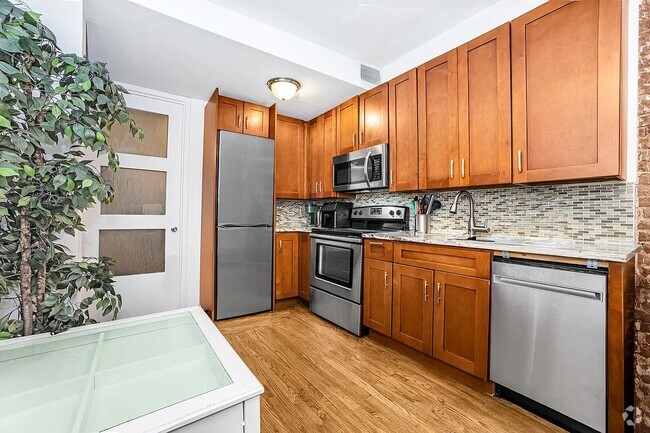 Building Photo - 129 W 56th St