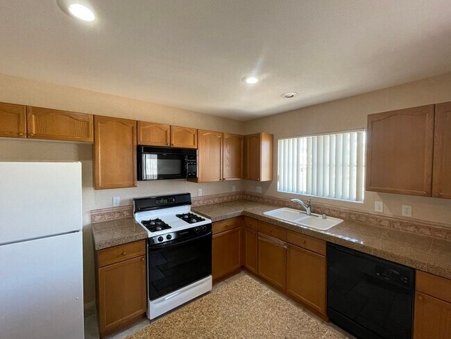 Foto del edificio - 301 Pine Haven St