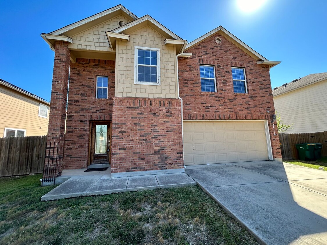 Foto principal - **APPLICATION RECEIVED** MOVE IN SPECIAL!!...