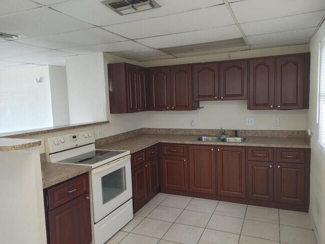 Building Photo - 1333 Warrington Way
