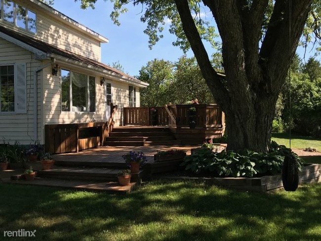Building Photo - 5 br, 3 bath House - 698 County U