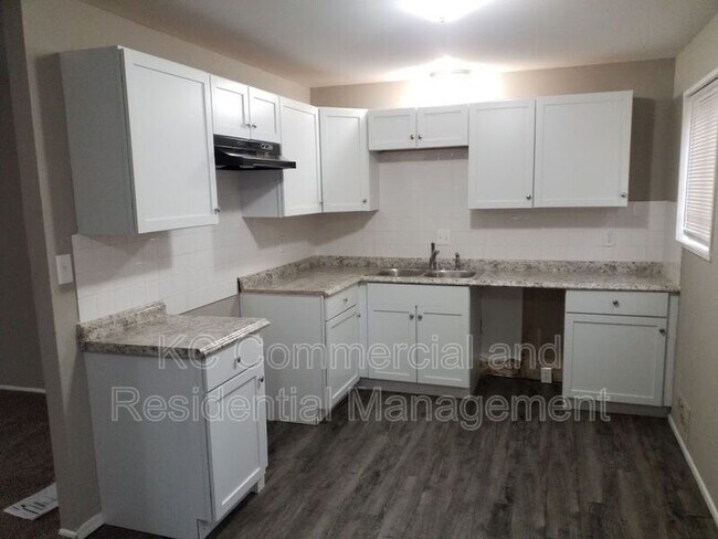 Foto del edificio - 8511 Crystal Ave