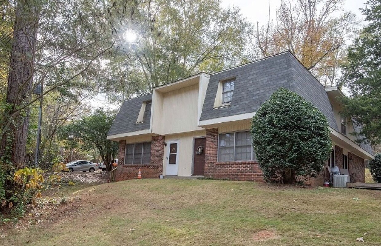 Primary Photo - Great Condo in Auburn Fall 2025!