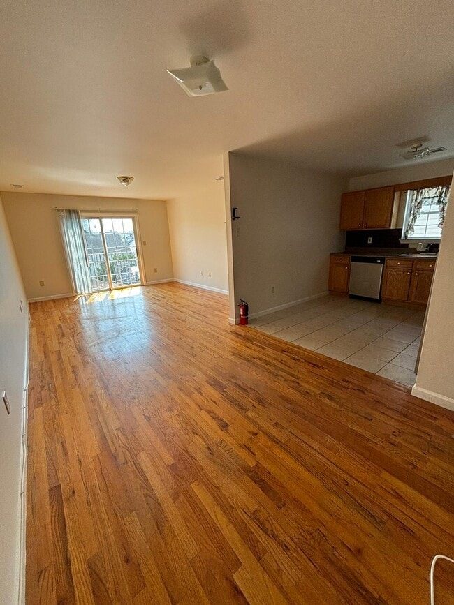 Building Photo - 28 Delavan Pl