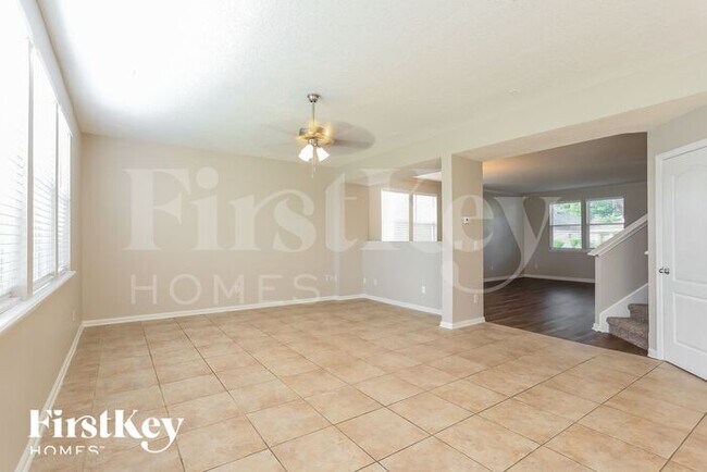 Foto del edificio - 76112 Deerwood Dr