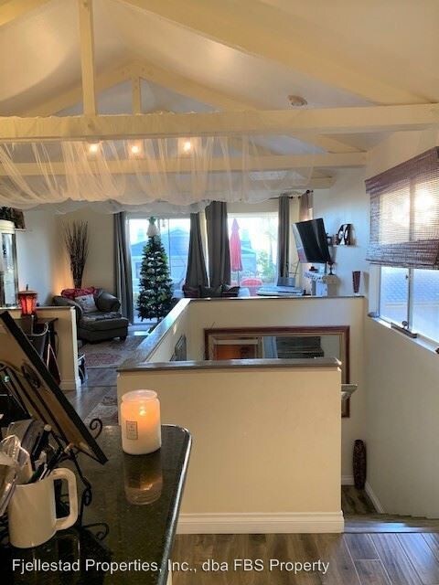 Building Photo - 3 br, 2.5 bath House - 2466 Newport Avenue