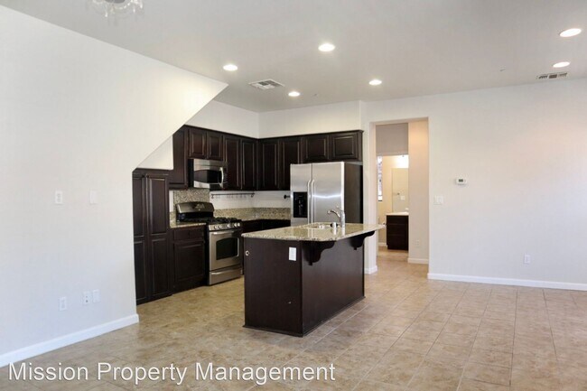 Building Photo - 2 br, 2 bath House - 34109 Spezia Ter