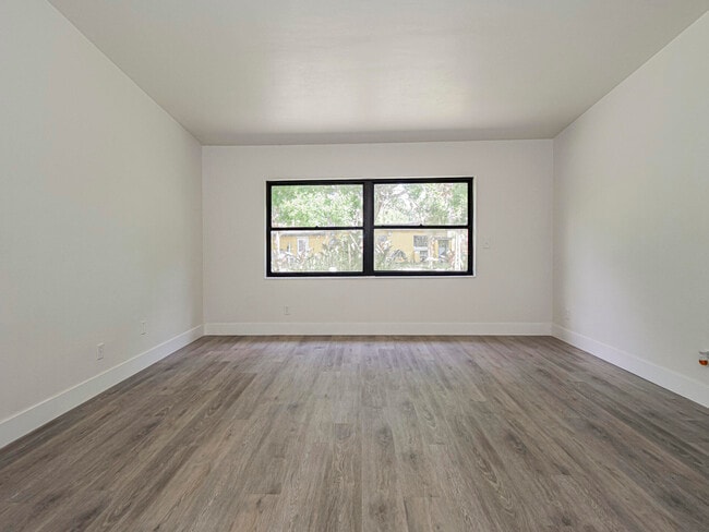 Foto del edificio - 734 5th Pl SW