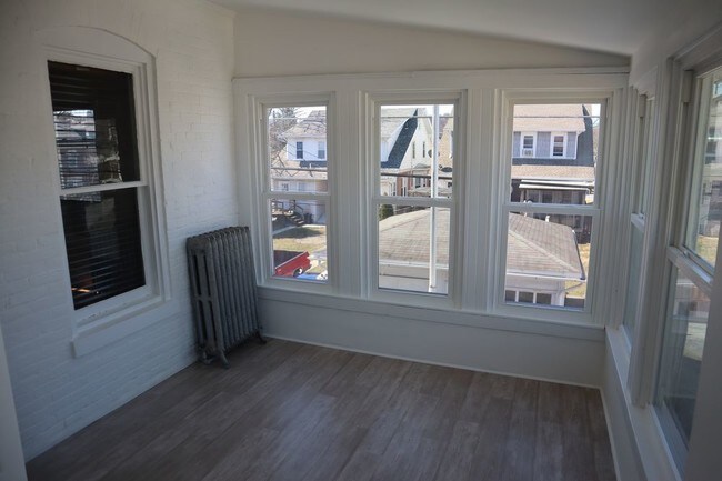 Foto del edificio - 3 bed / 1 bath Apartment in Governor Mifflin