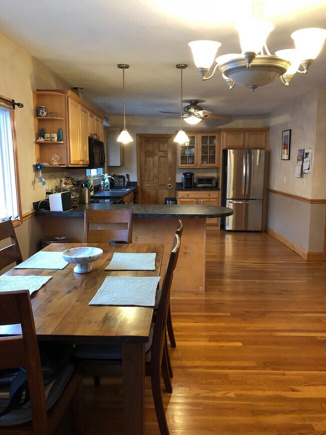 Building Photo - 26 Fairfax St