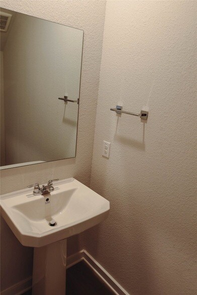 Foto del edificio - 8598 Blueberry Ash St