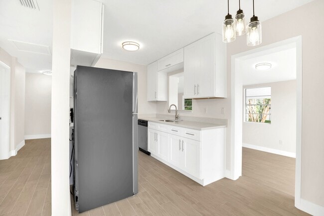Building Photo - 1516 Zinnia Dr