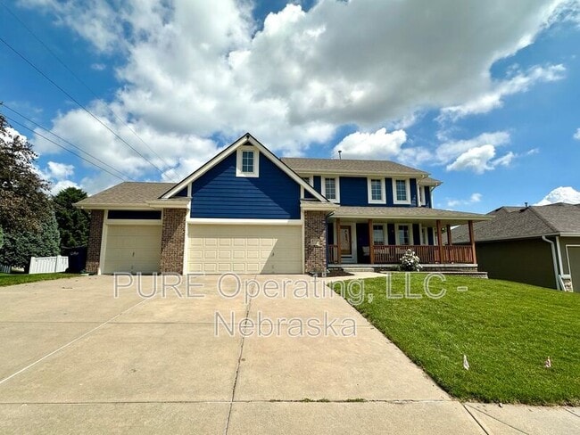 Building Photo - 4716 Sierra St