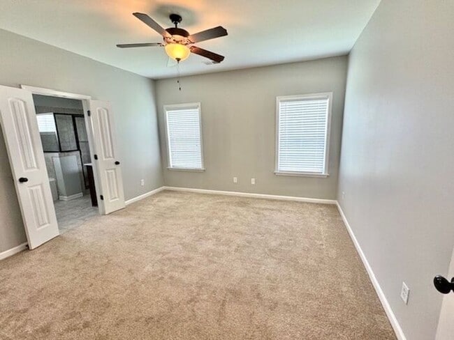 Building Photo - Available Now! 4-Bedroom 2.5 Bath Home In ...