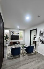 Building Photo - 213 Woodward St