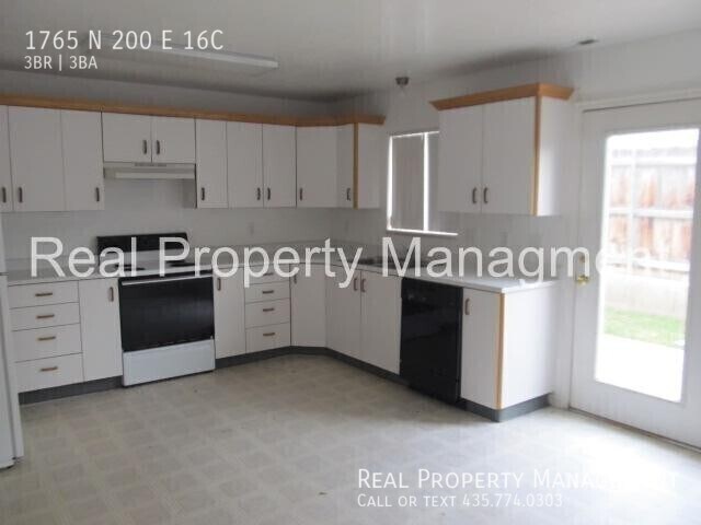 Building Photo - 1765 N 200 E