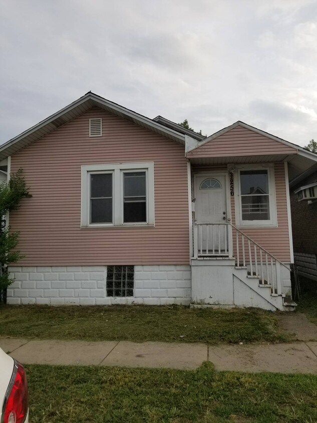 Primary Photo - 1256 Sherman St