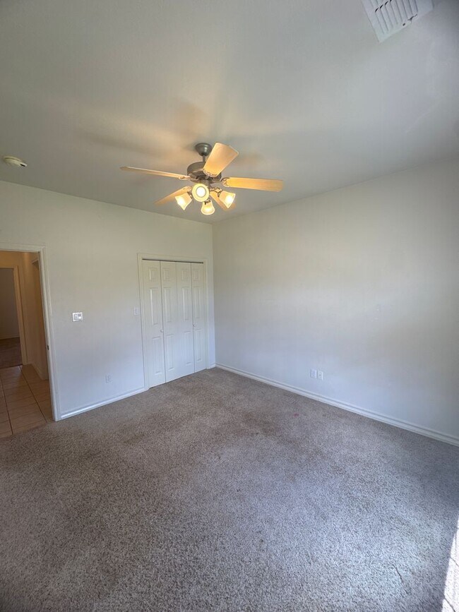 Foto del edificio - 3 Bed 2 Bath Home Available 10/13