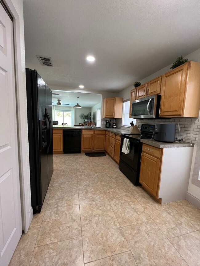 Foto del edificio - 5085 Warrior Ln