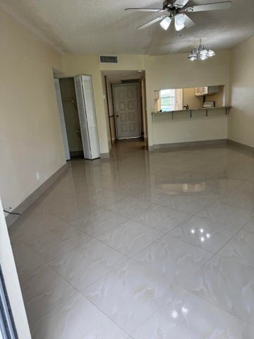 Foto del edificio - 9921 Three Lakes Cir