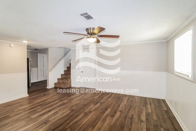 Building Photo - 1107 Jackson Ln