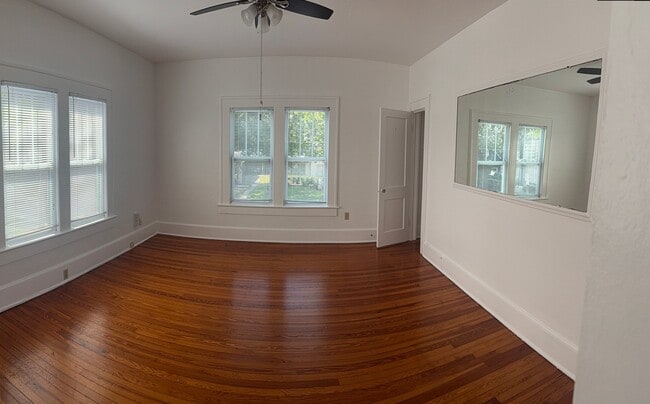 Building Photo - 715 Delaney Park Dr