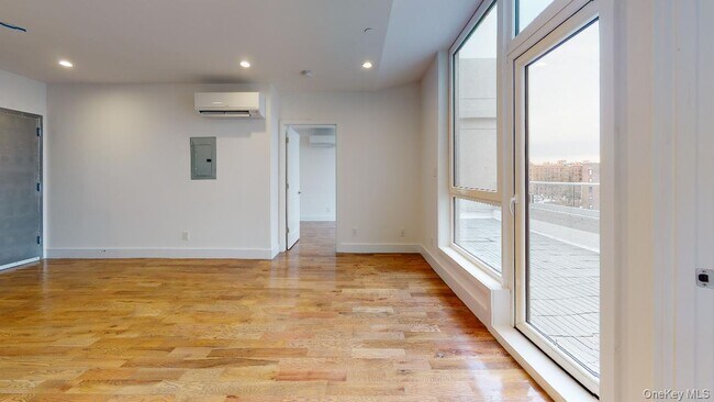 Foto del edificio - 138-28 Queens Blvd