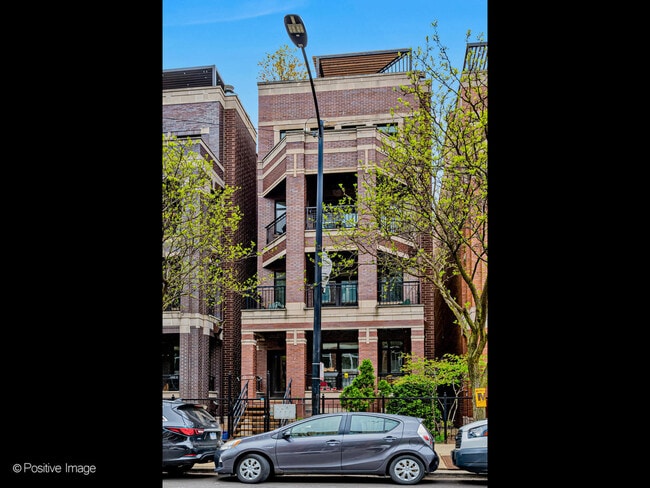 Building Photo - 1047 W Monroe St