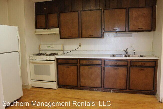 Building Photo - 2 br, 1 bath House - 100 School St Apt L